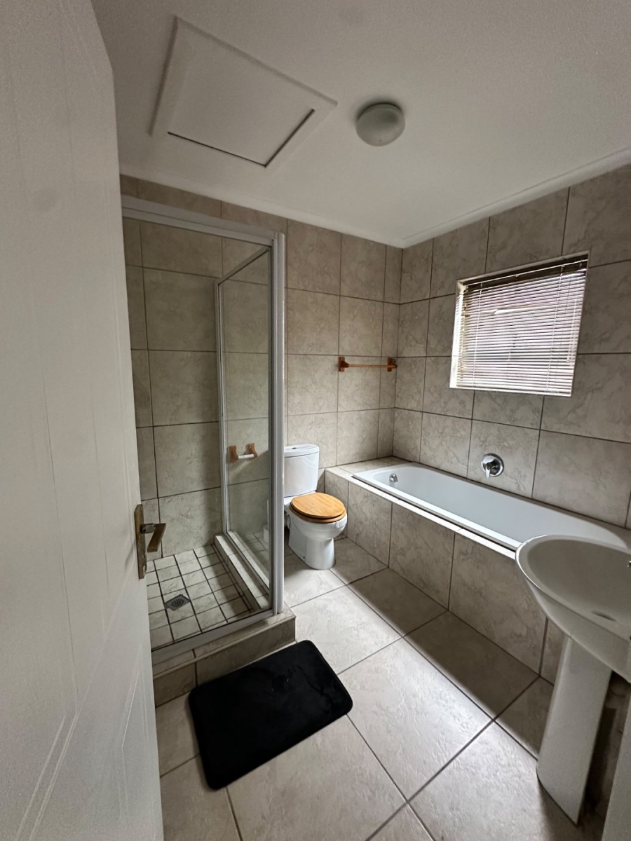 To Let 2 Bedroom Property for Rent in Sandown Western Cape